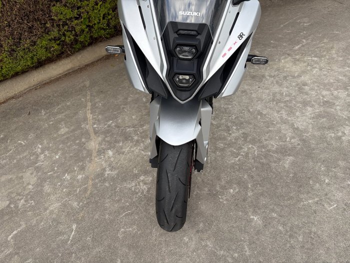 2025 Suzuki GSX-8R (GSX800FRQ)