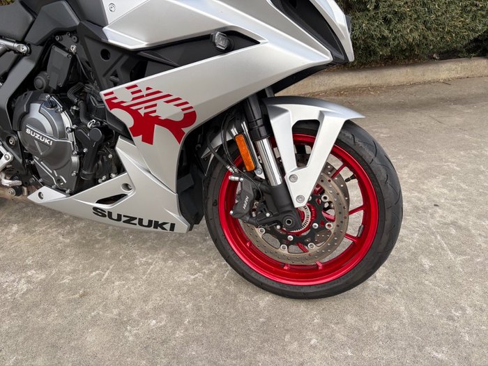 2025 Suzuki GSX-8R (GSX800FRQ)