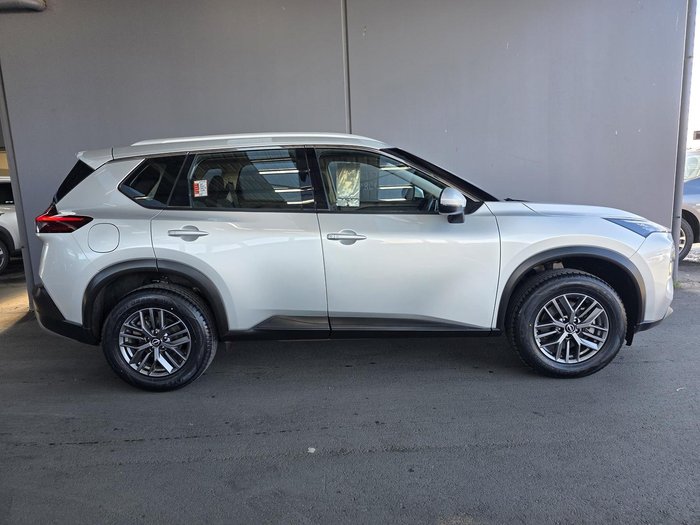 2024 Nissan X-TRAIL ST