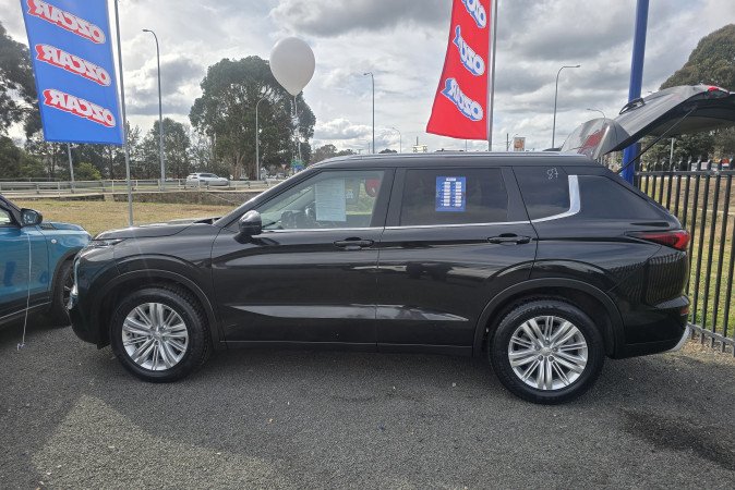 2024 MITSUBISHI OUTLANDER