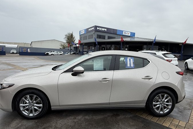 2024 MAZDA MAZDA3 G20 PURE