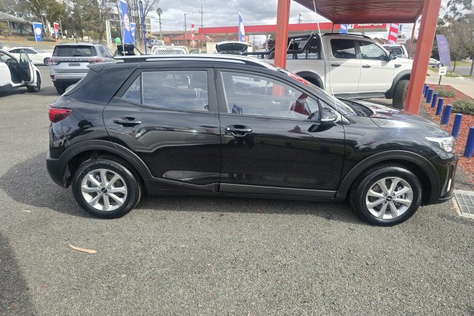 2024 KIA STONIC S