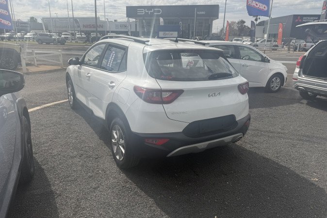 2024 KIA STONIC S