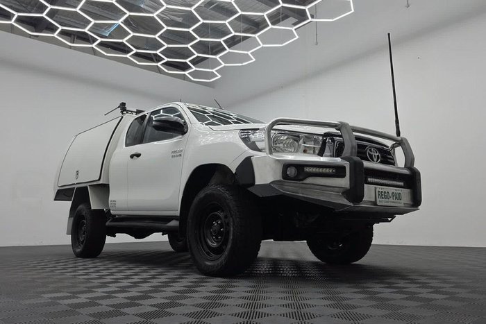 2019 Toyota Hilux SR