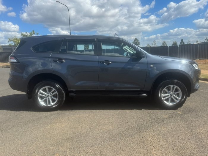 2022 Isuzu MU-X LS-M