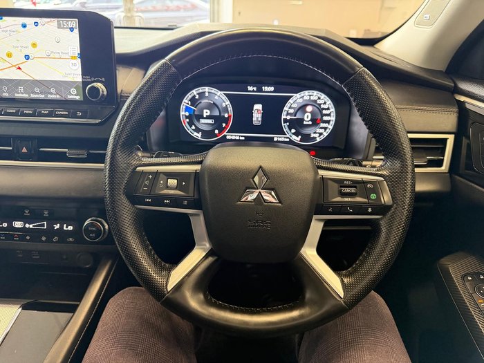 2024 Mitsubishi Outlander Exceed