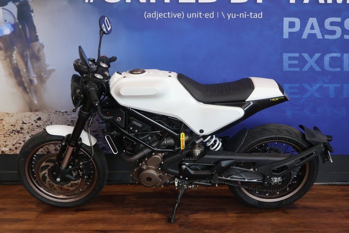 2018 Husqvarna SVARTPILEN 401