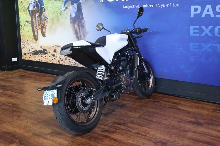 2018 Husqvarna SVARTPILEN 401