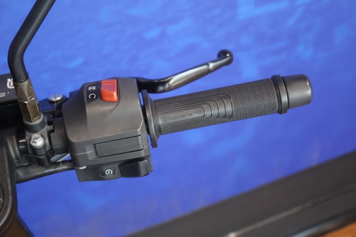 2018 Husqvarna SVARTPILEN 401