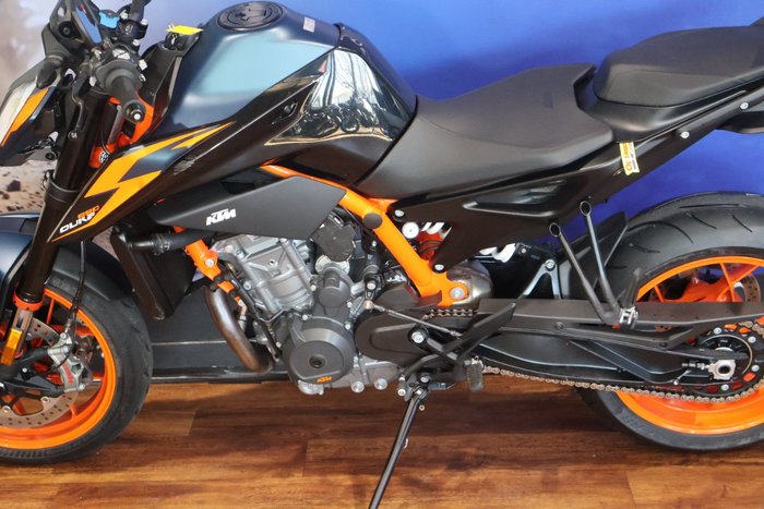 2023 Ktm 890 DUKE R Black