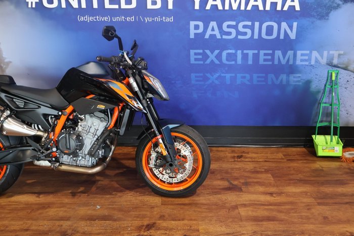 2023 Ktm 890 DUKE R Black