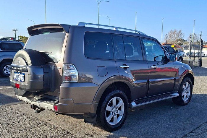 2011 Mitsubishi Pajero RX