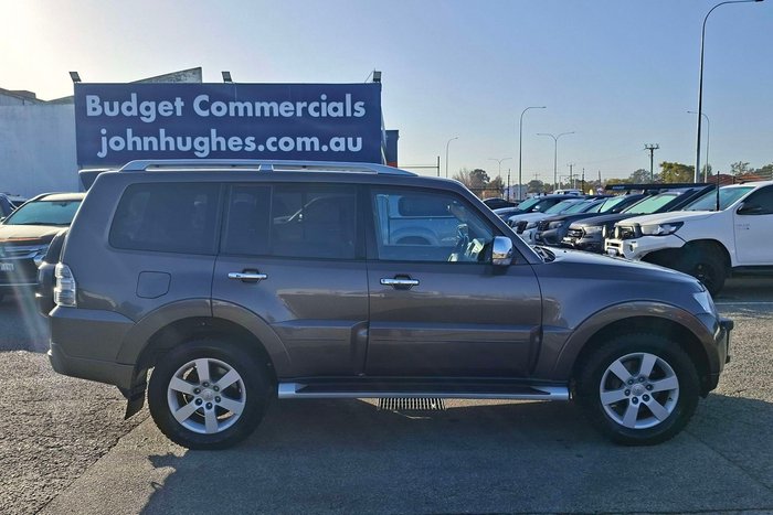 2011 Mitsubishi Pajero RX