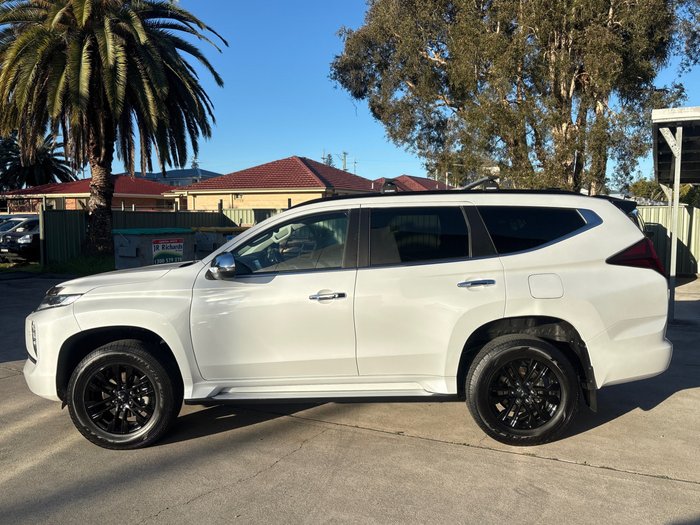 2022 Mitsubishi Pajero Sport GSR
