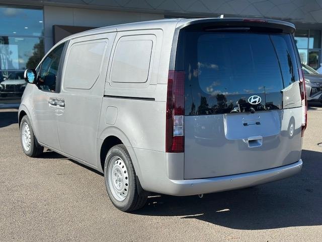 2026 Hyundai STARIA LOAD