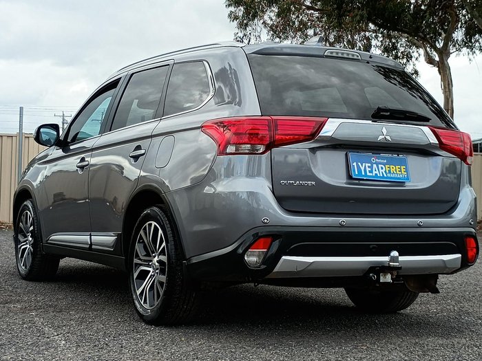 2017 Mitsubishi Outlander LS Safety Pack