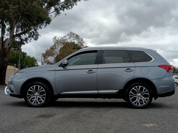 2017 Mitsubishi Outlander LS Safety Pack
