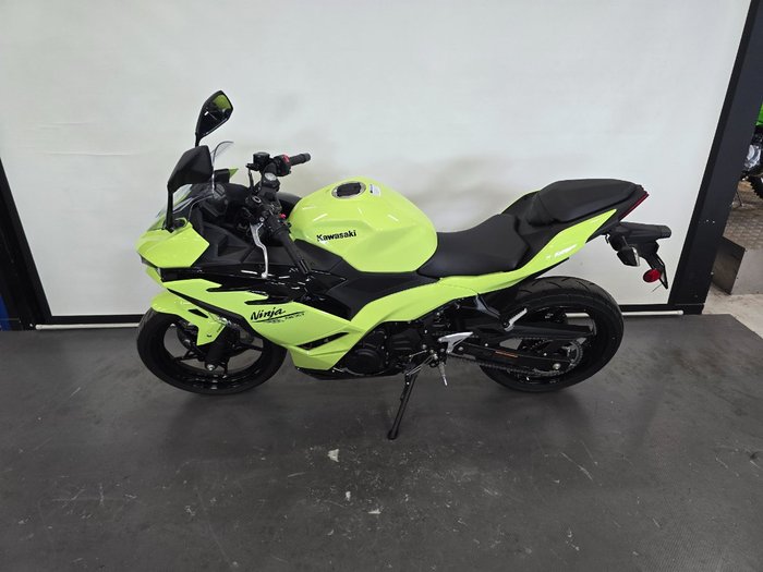 2026 Kawasaki 2026 Kawasaki 500CC Ninja 500 Green