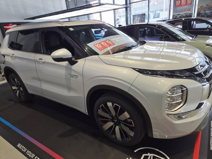 2025 Mitsubishi Outlander