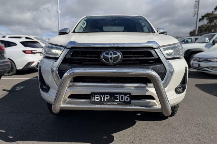2022 Toyota Hilux SR5