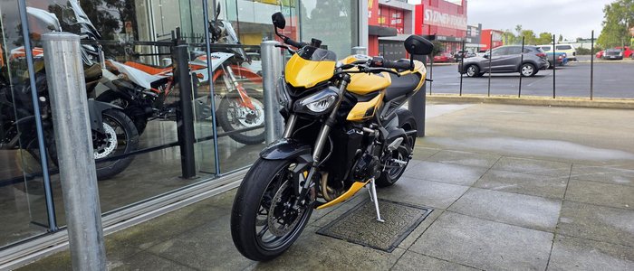 2025 Triumph Street Triple RS Street Triple Yellow