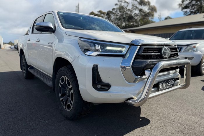 2022 Toyota Hilux SR5