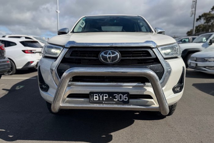 2022 Toyota Hilux SR5