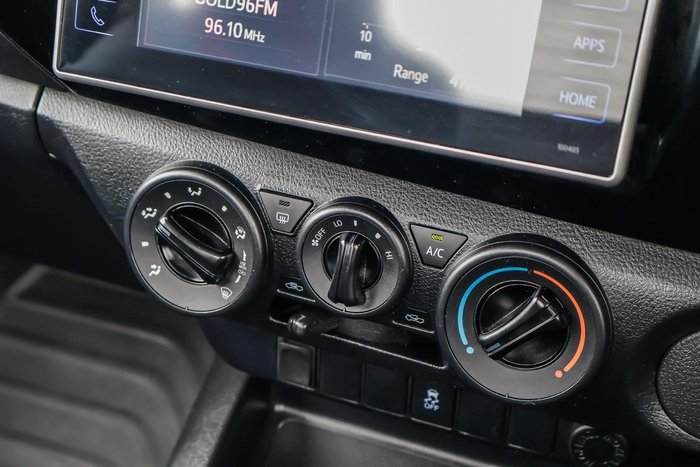 2015 Toyota Hilux SR