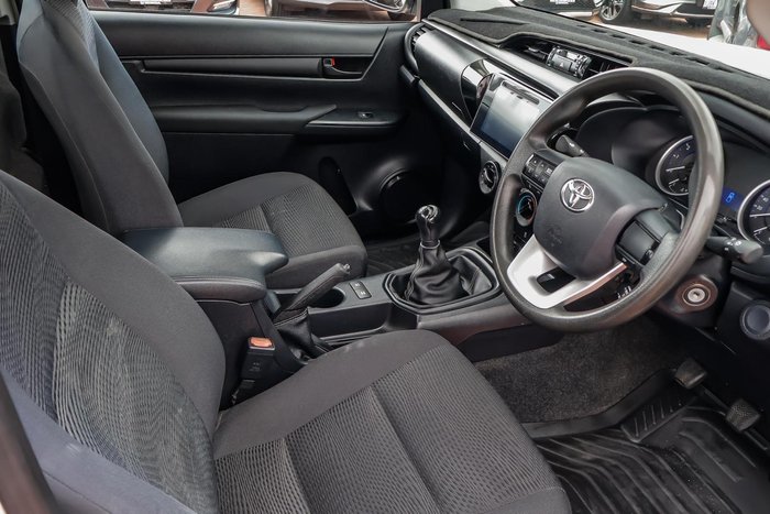 2015 Toyota Hilux SR