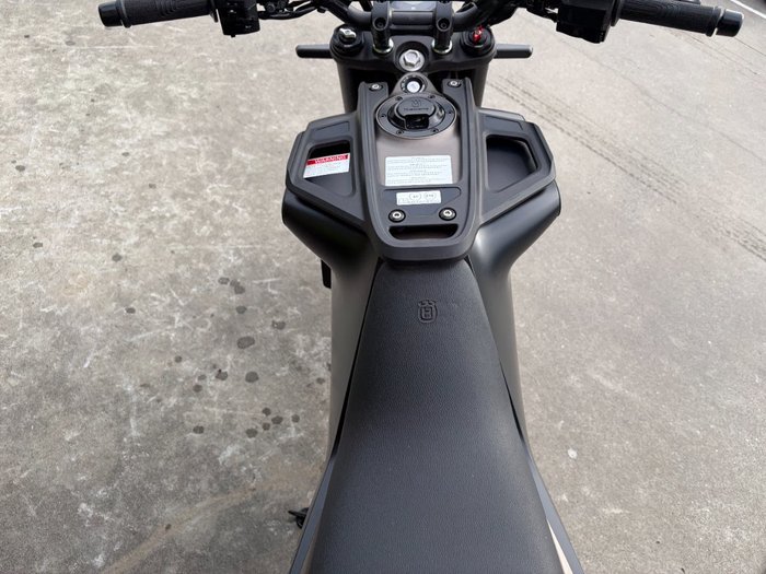 2023 Husqvarna SVARTPILEN 401 Black