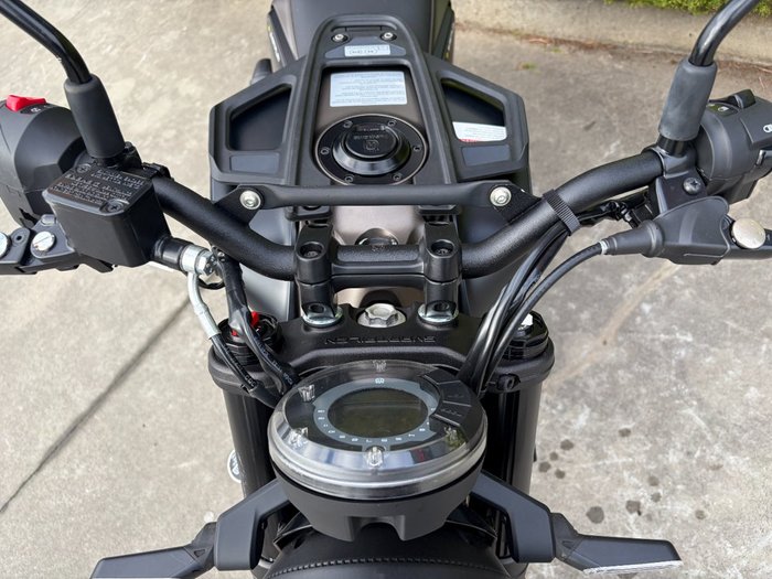 2023 Husqvarna SVARTPILEN 401 Black