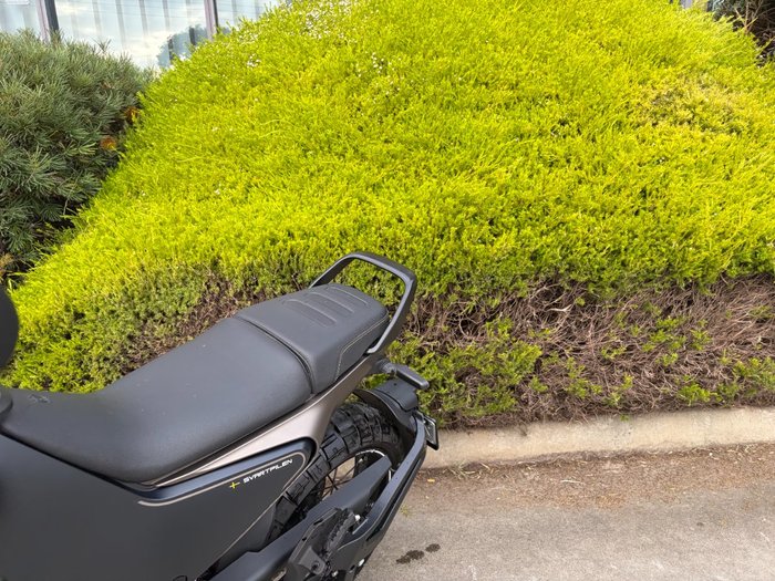 2023 Husqvarna SVARTPILEN 401 Black
