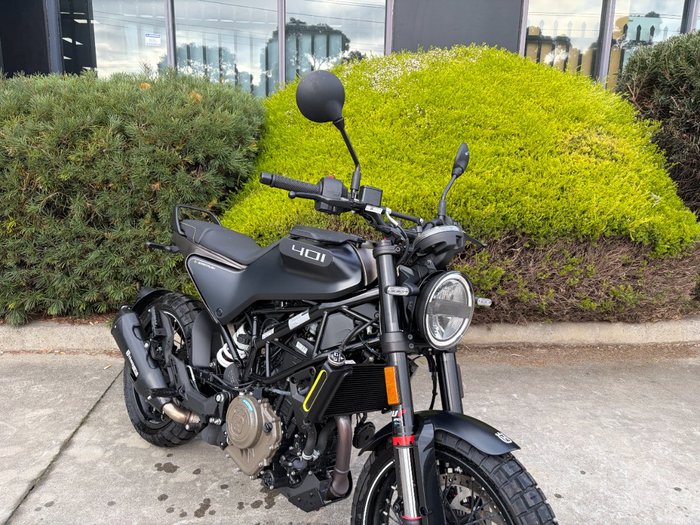 2023 Husqvarna SVARTPILEN 401 Black