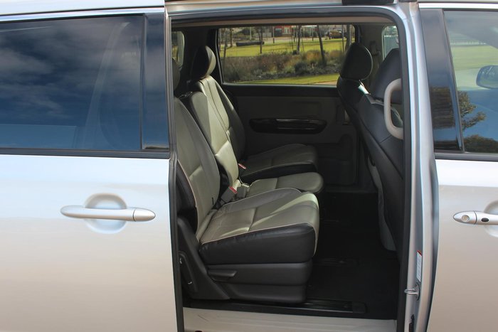 2017 Kia Carnival