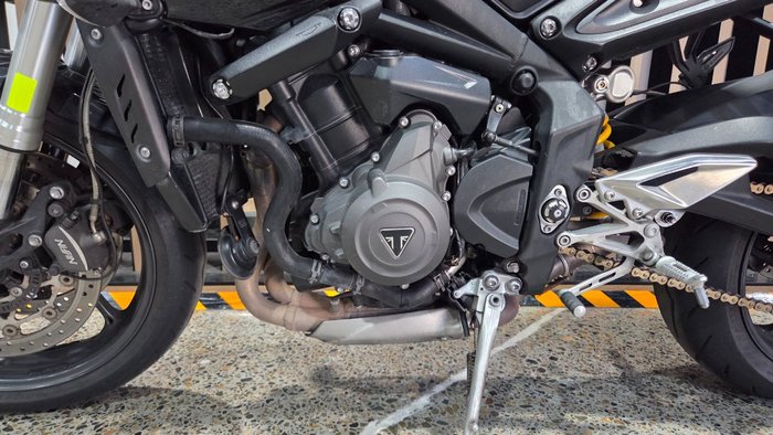 2017 Triumph STREET TRIPLE S 660 LAMS Black