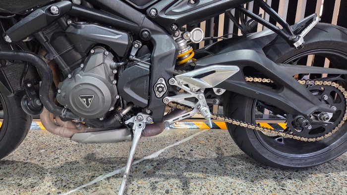2017 Triumph STREET TRIPLE S 660 LAMS Black