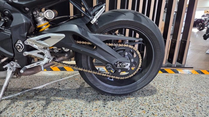 2017 Triumph STREET TRIPLE S 660 LAMS Black