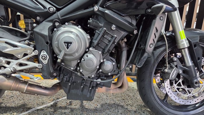 2017 Triumph STREET TRIPLE S 660 LAMS Black