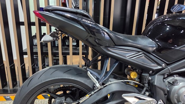 2017 Triumph STREET TRIPLE S 660 LAMS Black