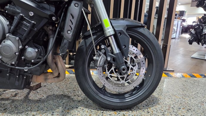 2017 Triumph STREET TRIPLE S 660 LAMS Black