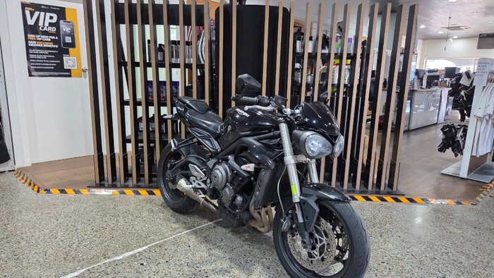 2017 Triumph STREET TRIPLE S 660 LAMS