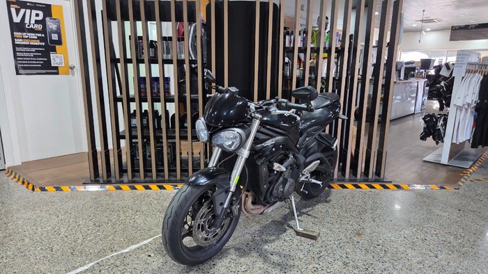 2017 Triumph STREET TRIPLE S 660 LAMS