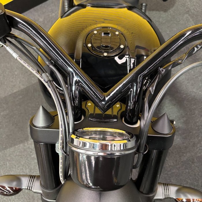 2016 VICTORY HAMMER 8-BALL Solid Black INT