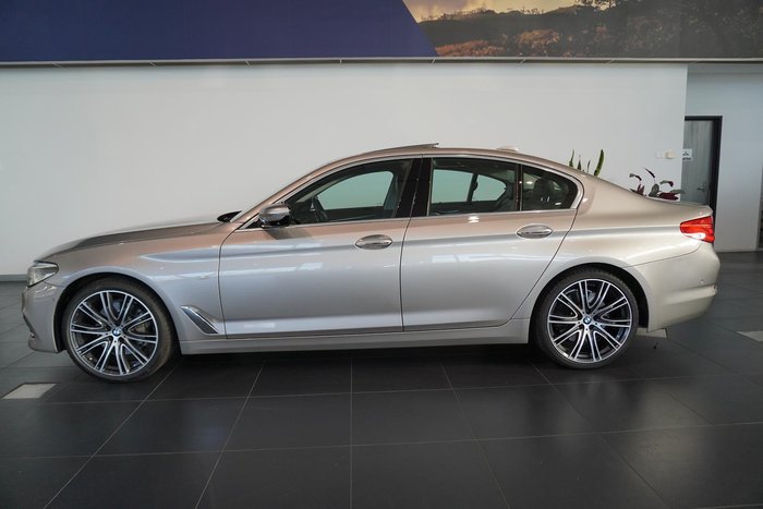 2017 BMW 5 Series 540i Luxury Line