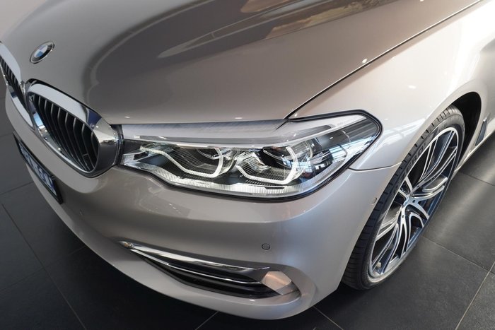 2017 BMW 5 Series 540i Luxury Line