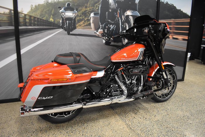 2024 Harley-Davidson CVO Street Glide 121 (FLHXSE)