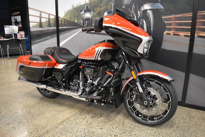 2024 Harley-Davidson CVO Street Glide 121 (FLHXSE)