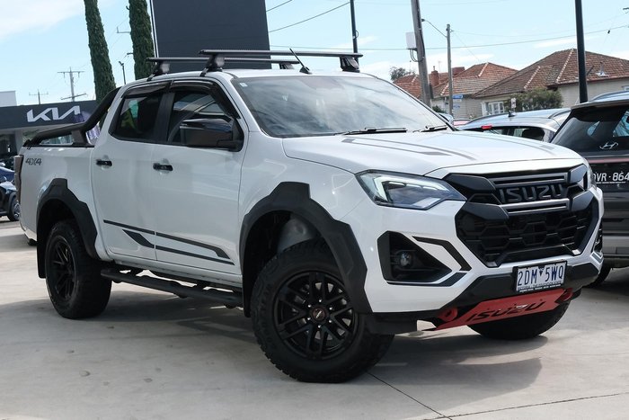 2025 Isuzu D-MAX BLADE