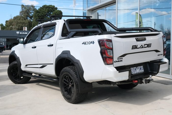 2025 Isuzu D-MAX BLADE