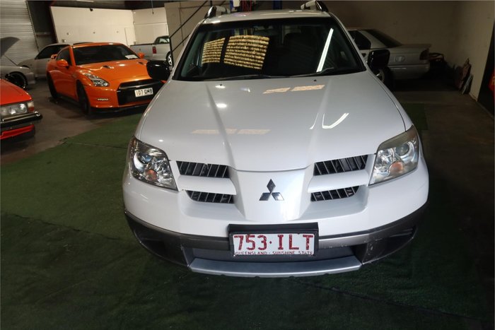 2004 Mitsubishi Outlander LS